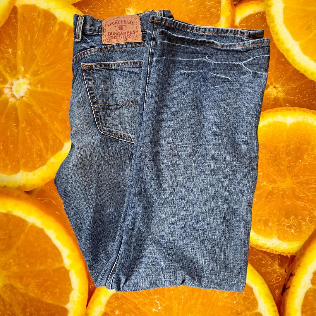 Lucky Brand Dungarees Bootleg Size 33